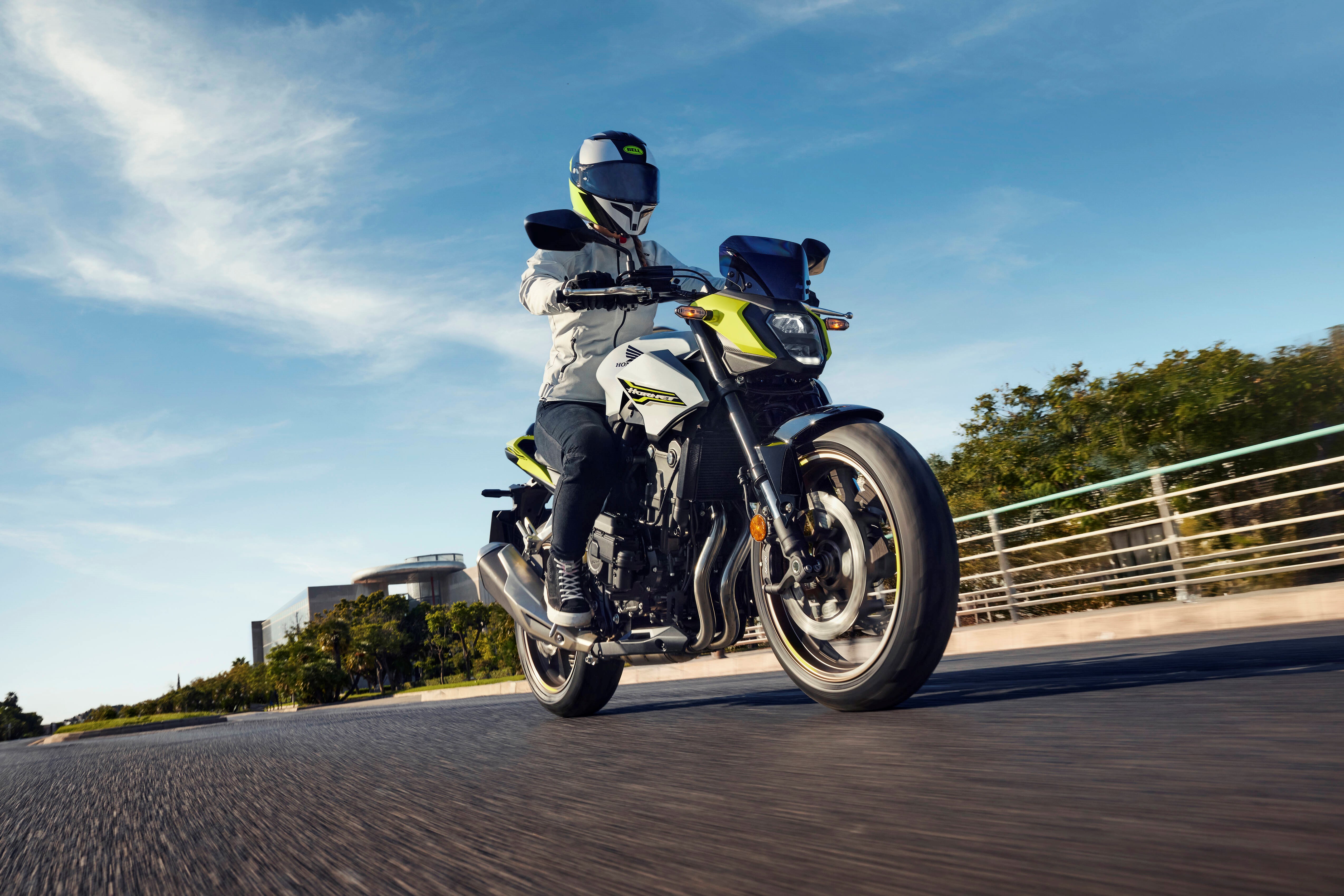 Брошура CB500 Hornet Брошура CB500 Hornet
